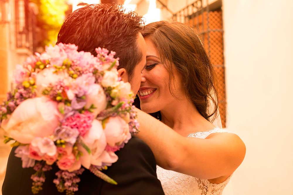 fotografia de bodas en marbella, paseo de novios